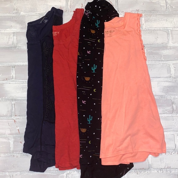 American Eagle Outfitters Tops - Casual tank top & top size medium bundle!!